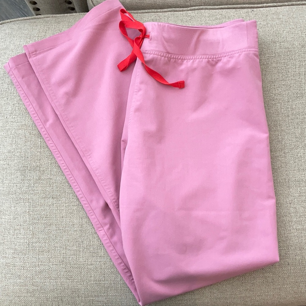 FIGS Chalk Pink Livingston M